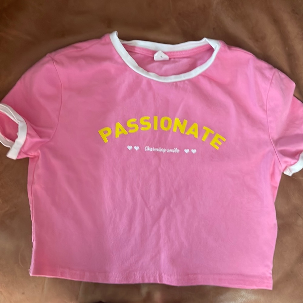 Pink cropped shirt heart kind cute